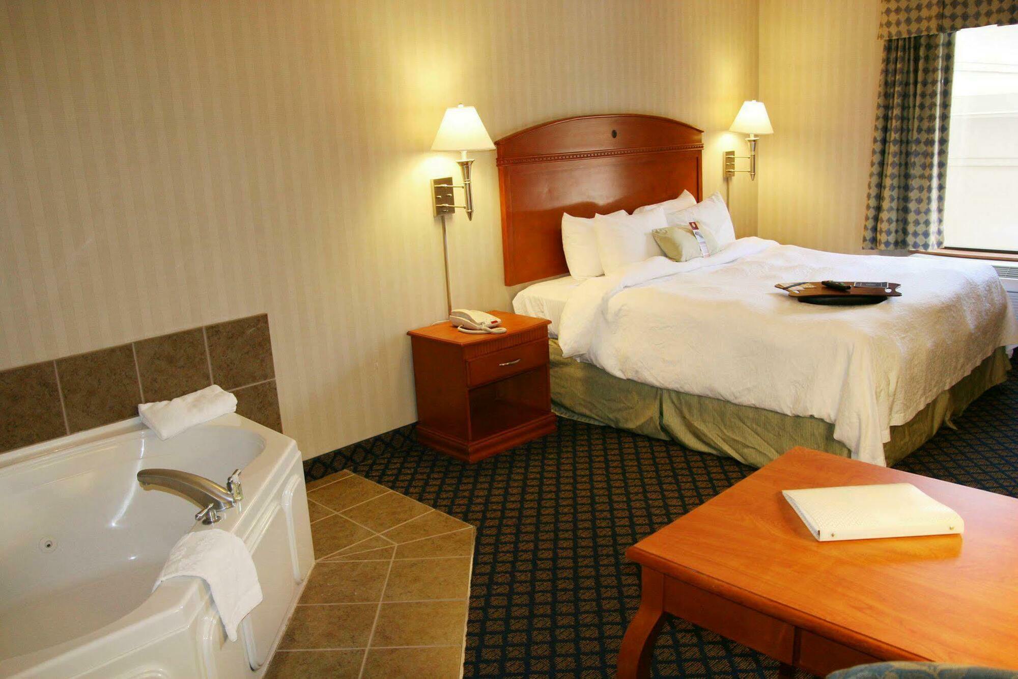 Hampton Inn And Suites Jamestown Dış mekan fotoğraf